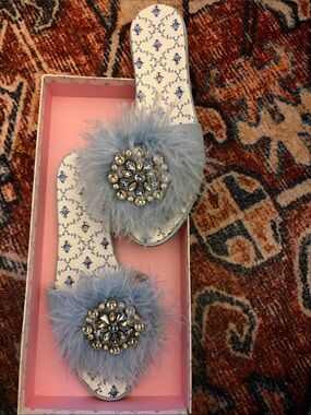 Hill House Home Feather Slides